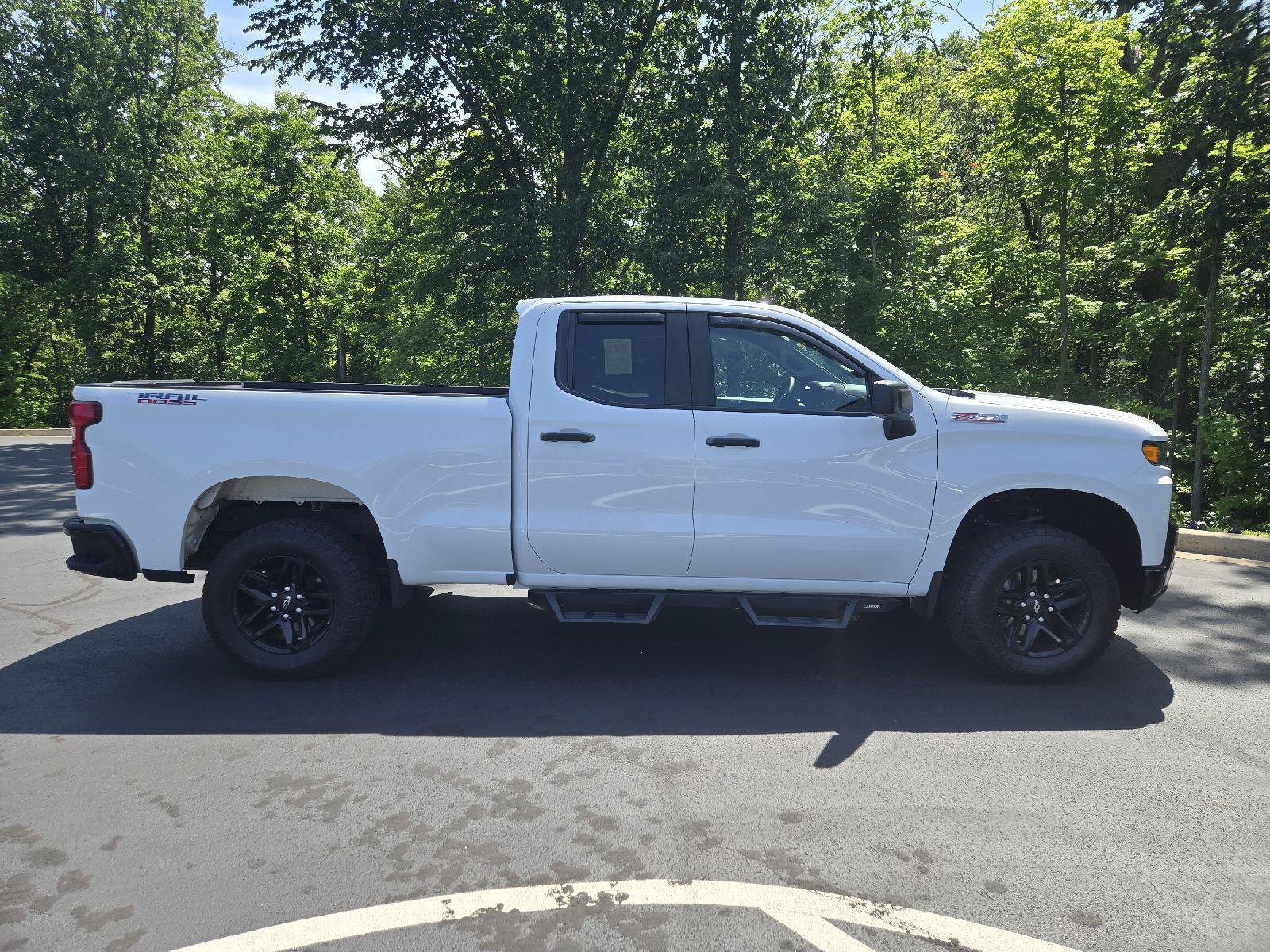 Used 2019 Chevrolet Silverado 1500 Custom Trail Boss w/ Custom Convenience Package AWD/4WD image 2