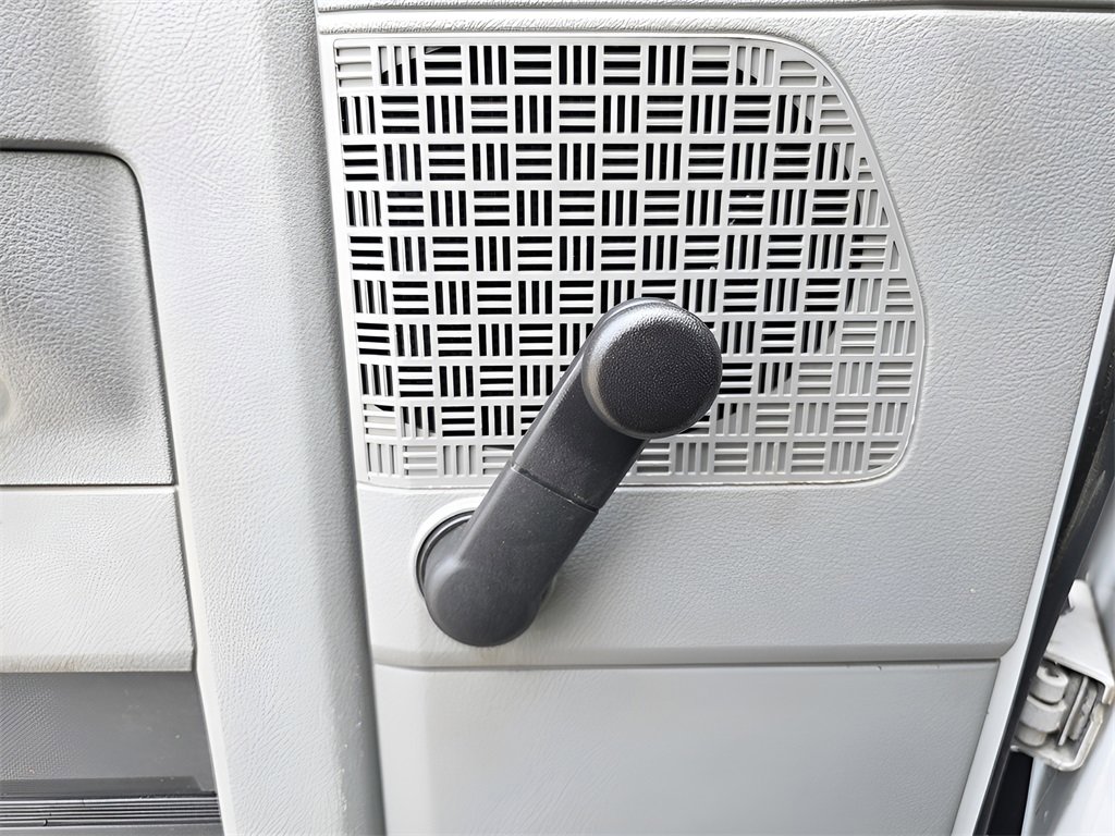 Used 2019 Ford E-350 and Econoline 350 Super Duty image 17