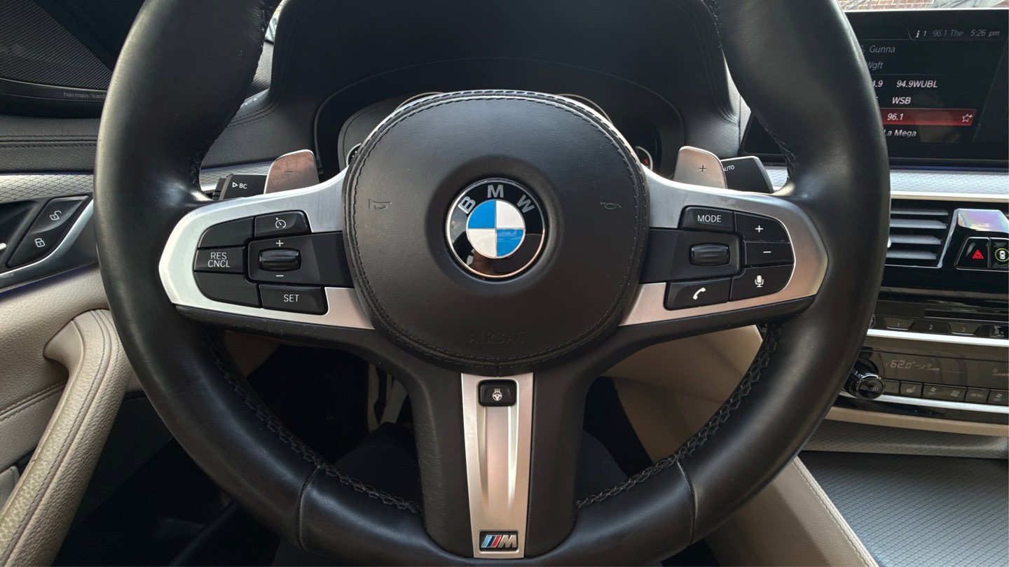 Used 2018 BMW M550i xDrive image 27