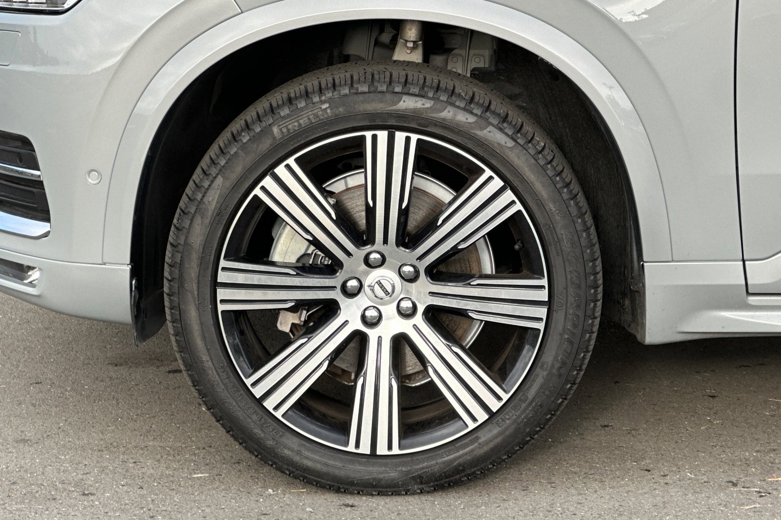 Certified 2025 Volvo XC90 B6 Ultra w/ Protection Package Premier image 12