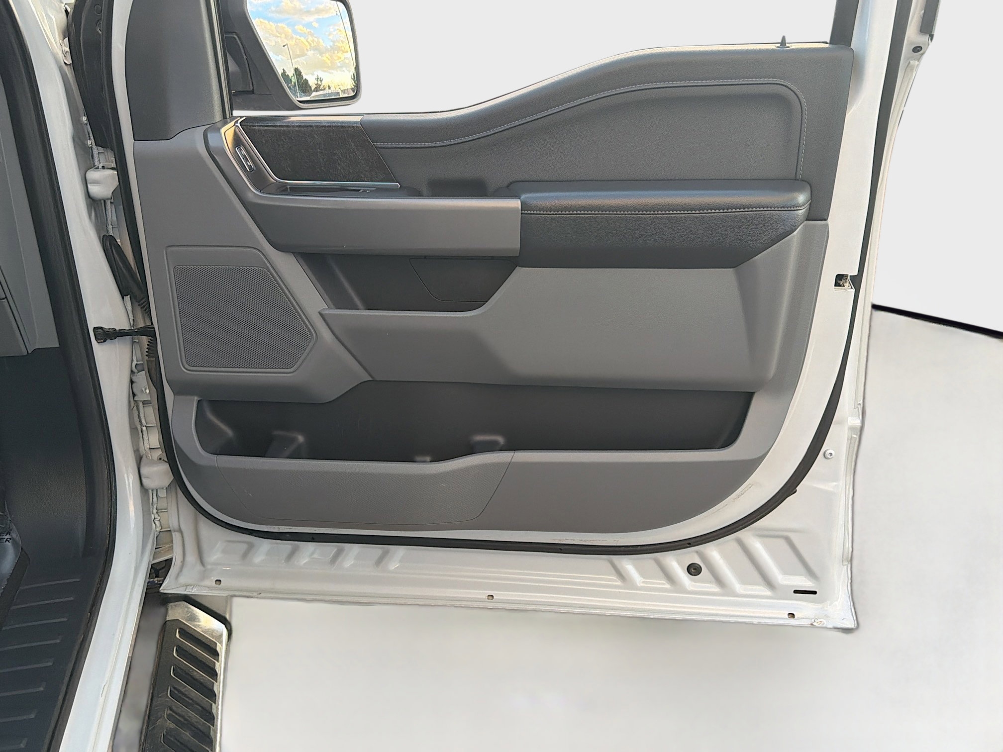 Used 2022 Ford F150 XLT w/ Equipment Group 302A High image 33