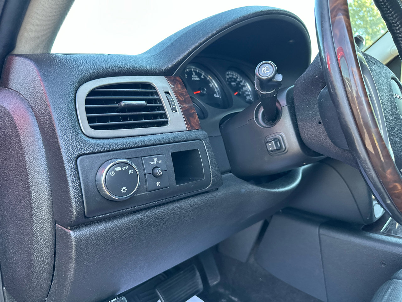 Used 2014 GMC Yukon XL Denali image 12