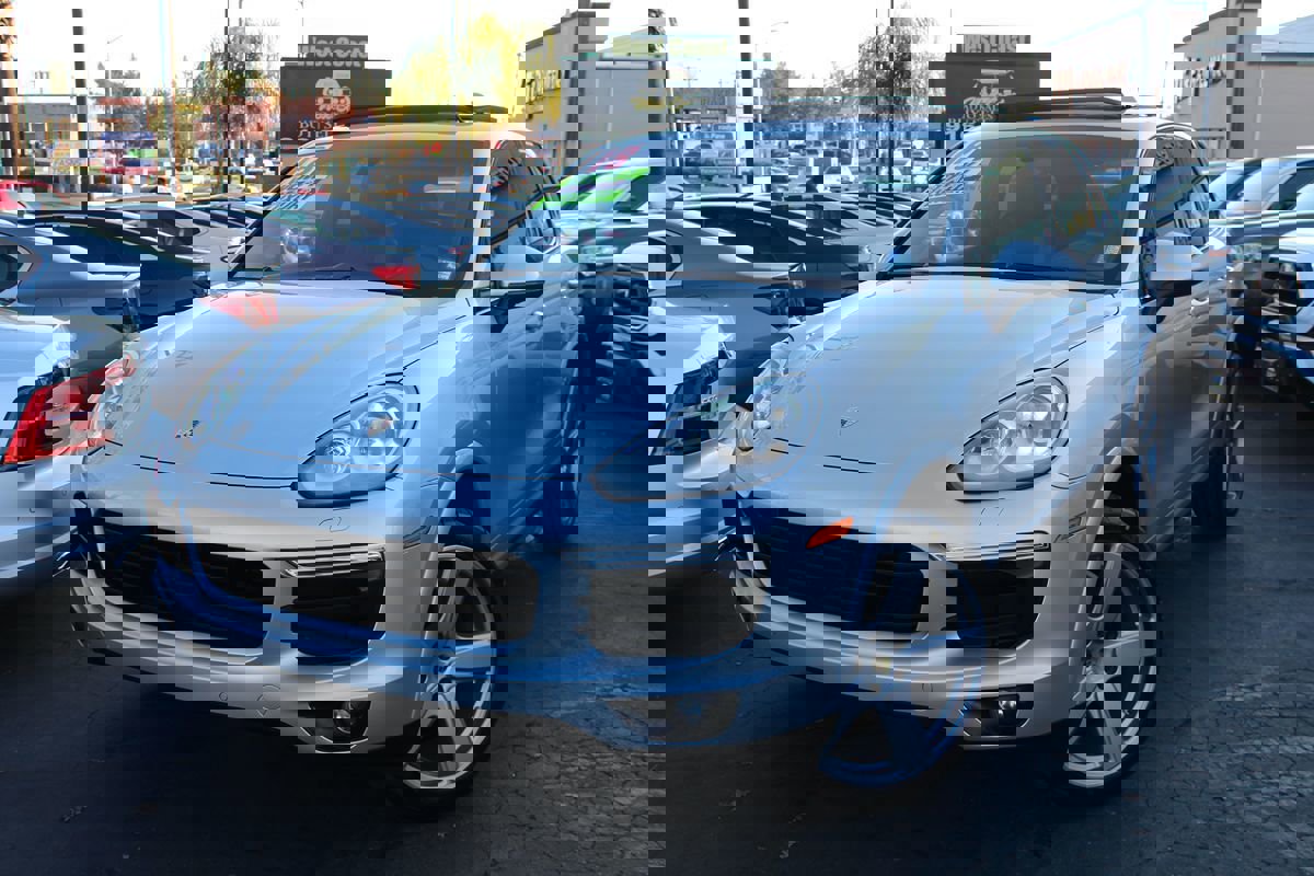 Used 2018 Porsche Cayenne Platinum Edition image 43