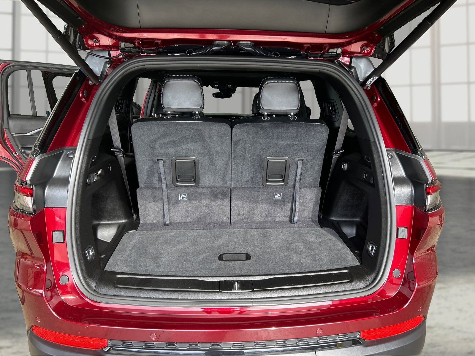 Used 2024 Jeep Grand Cherokee L Altitude image 12