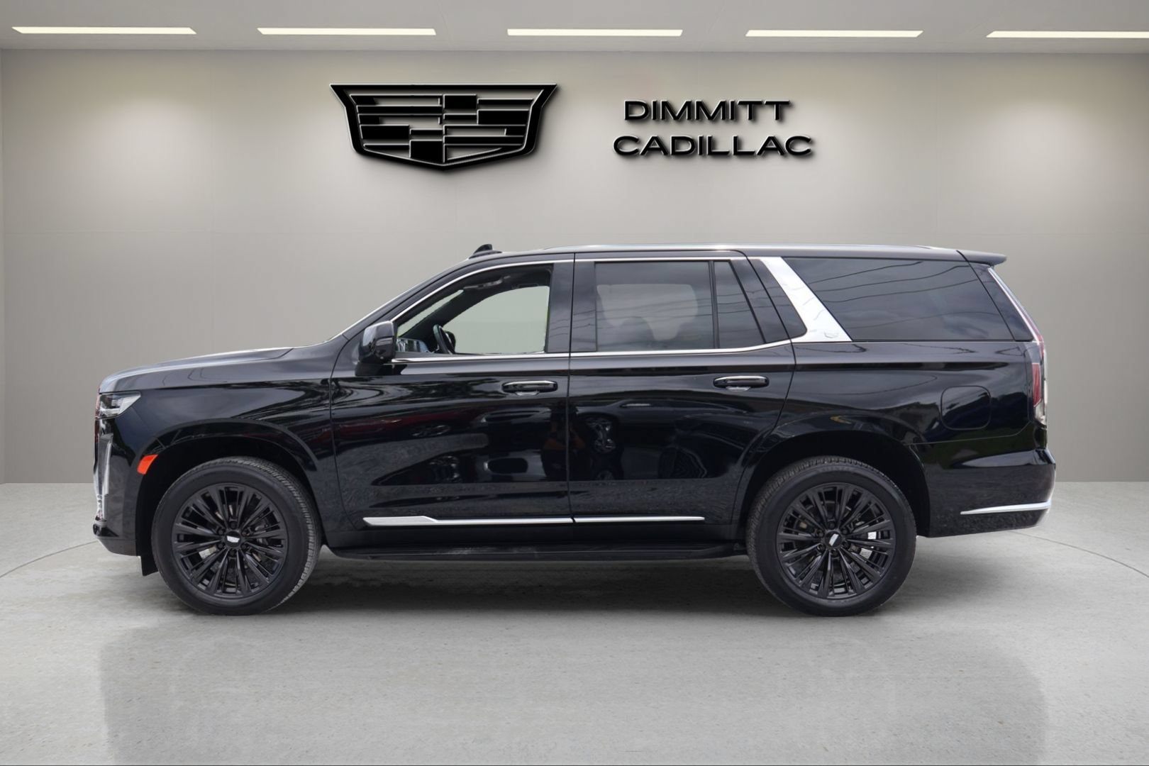 Certified 2022 Cadillac Escalade Luxury RWD image 8