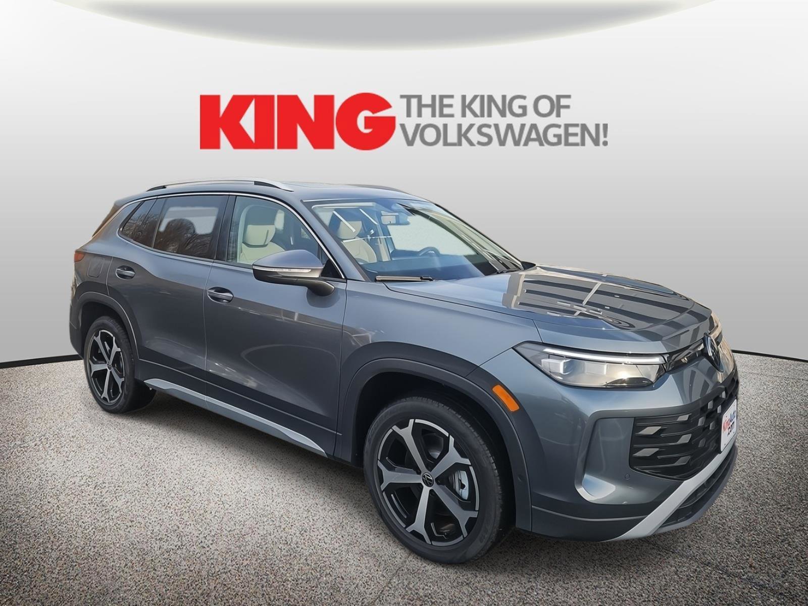 New 2026 Volkswagen Tiguan SE image 1