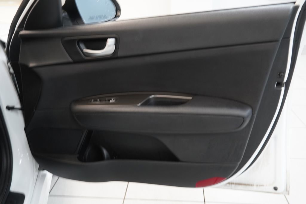 Used 2020 Kia Optima LX FWD image 30