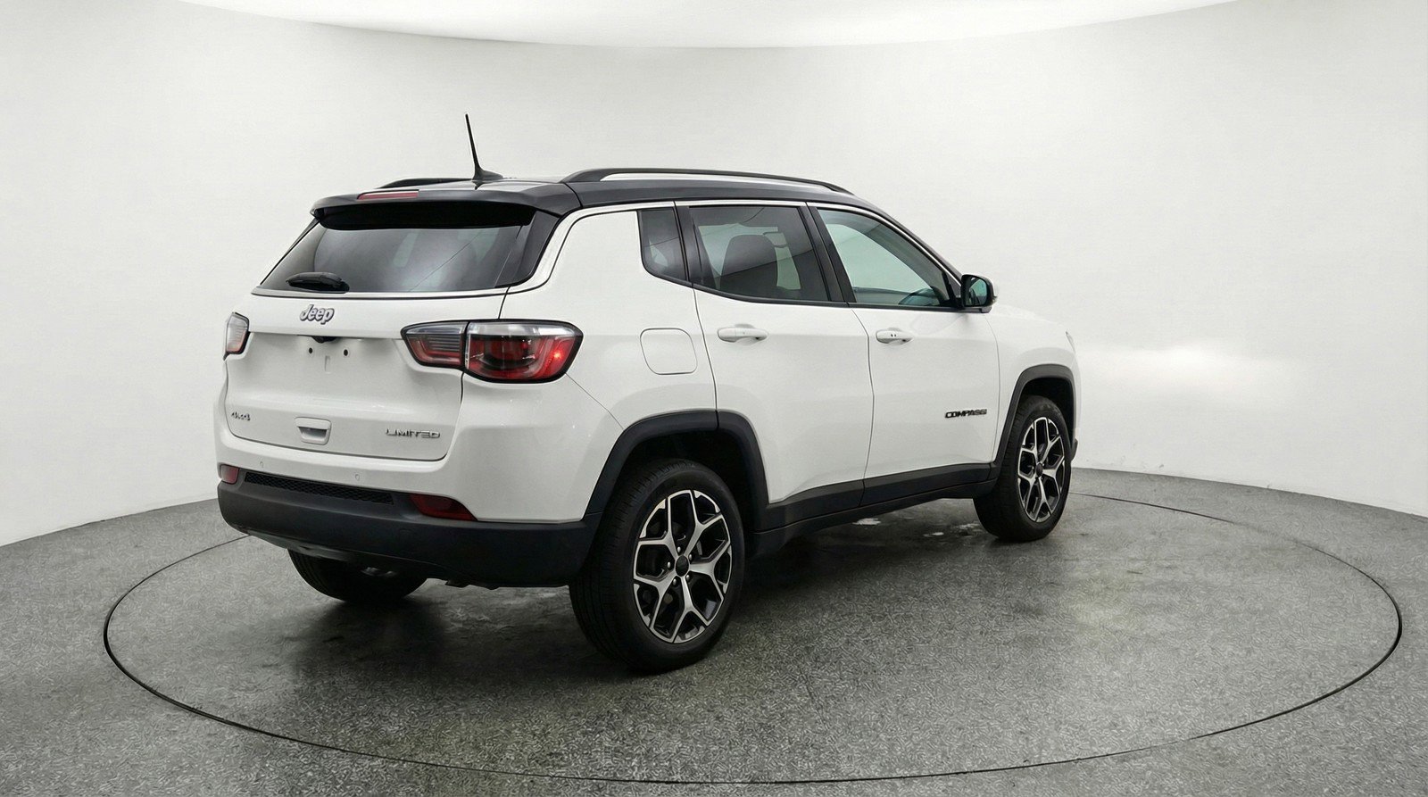 Used 2025 Jeep Compass Limited AWD/4WD image 9