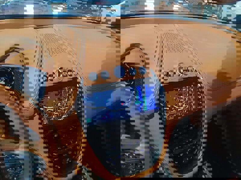 Used 2021 Aston Martin DBX image 21