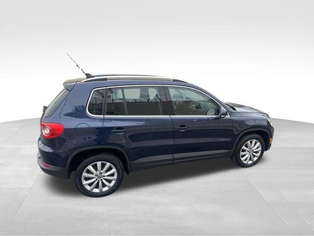 Used 2011 Volkswagen Tiguan SE image 17