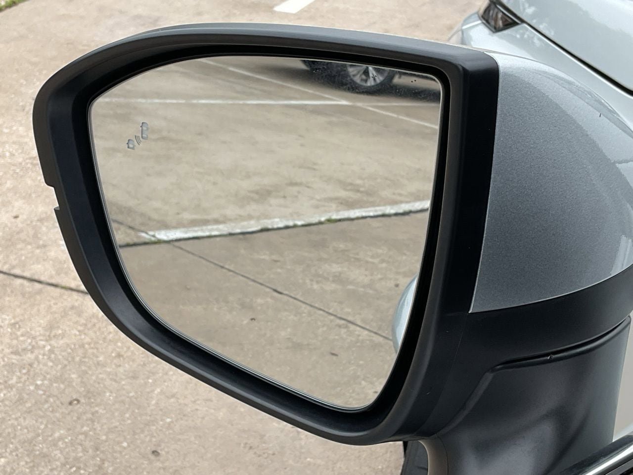 Used 2025 Nissan Pathfinder SV FWD image 11