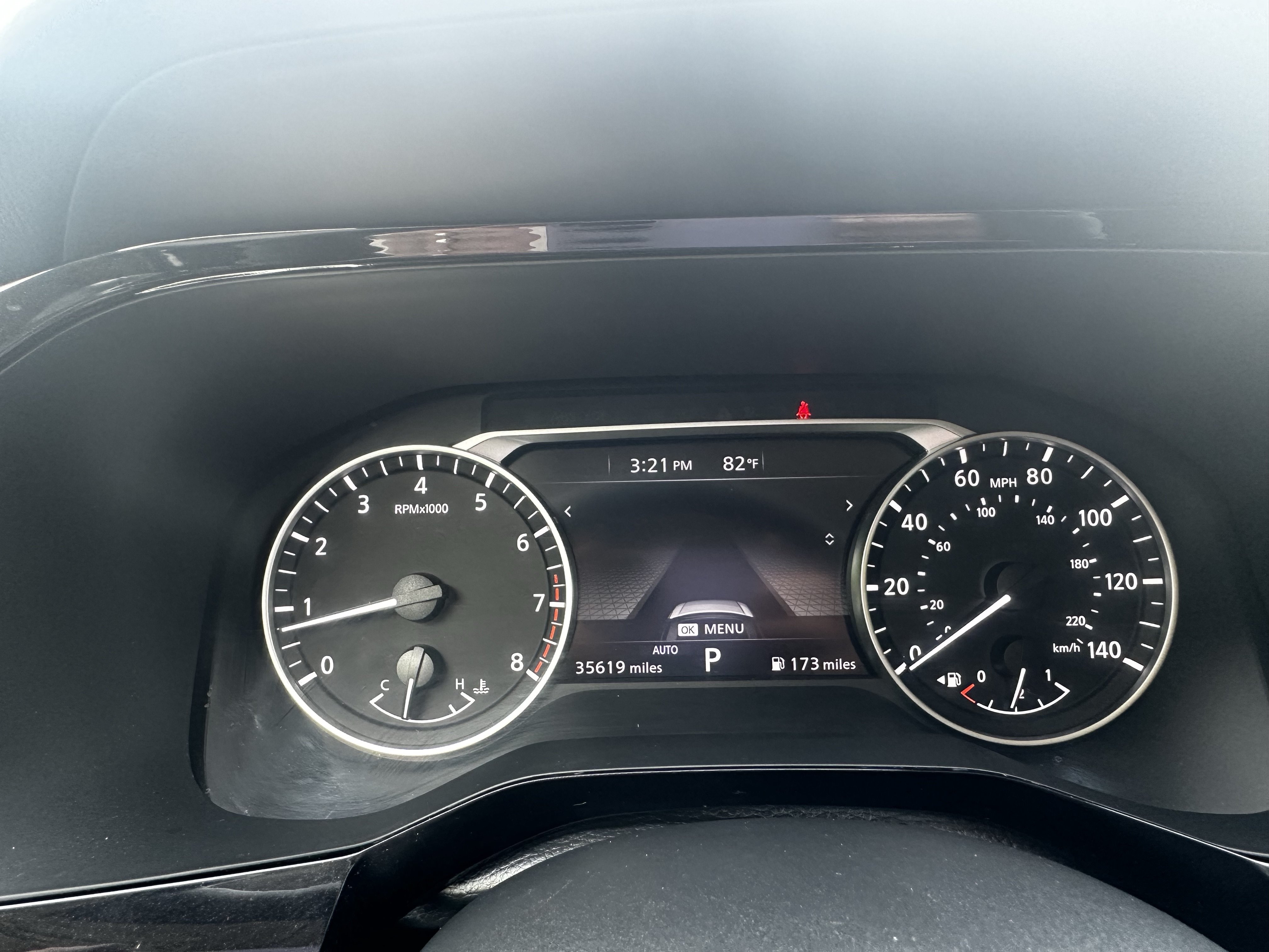 Used 2025 Nissan Pathfinder SV AWD/4WD image 14