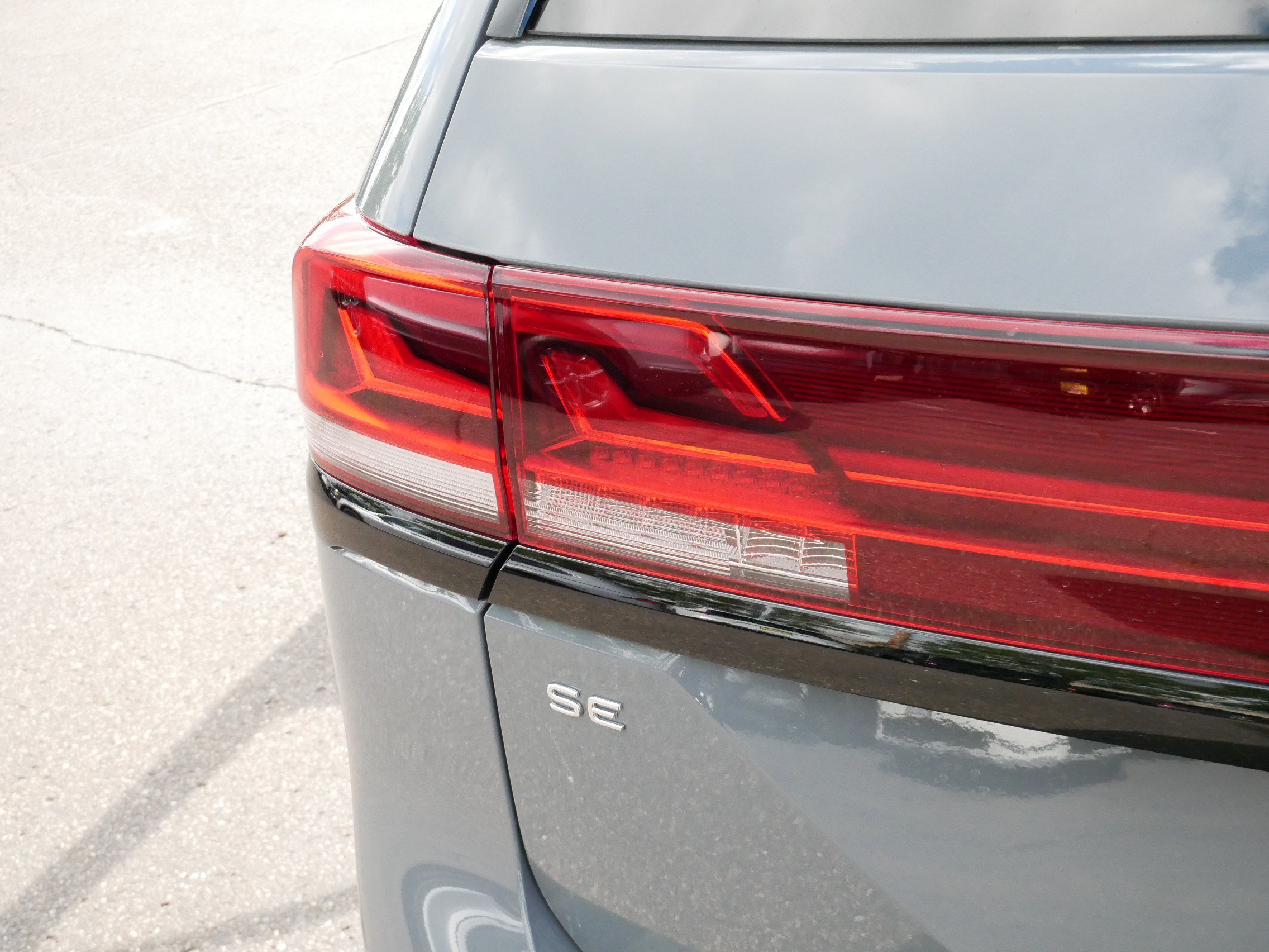 Certified 2026 Volkswagen Atlas Peak Edition AWD/4WD image 17