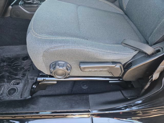Used 2025 Jeep Wrangler Unlimited Sport AWD/4WD image 15