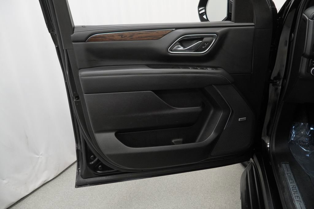 Used 2024 Chevrolet Suburban Premier image 41