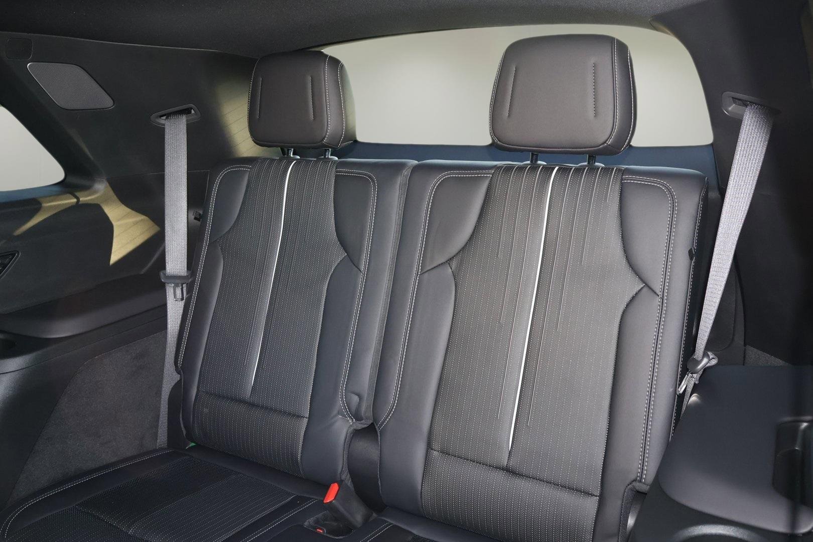 New 2026 Cadillac Vistiq Luxury image 17