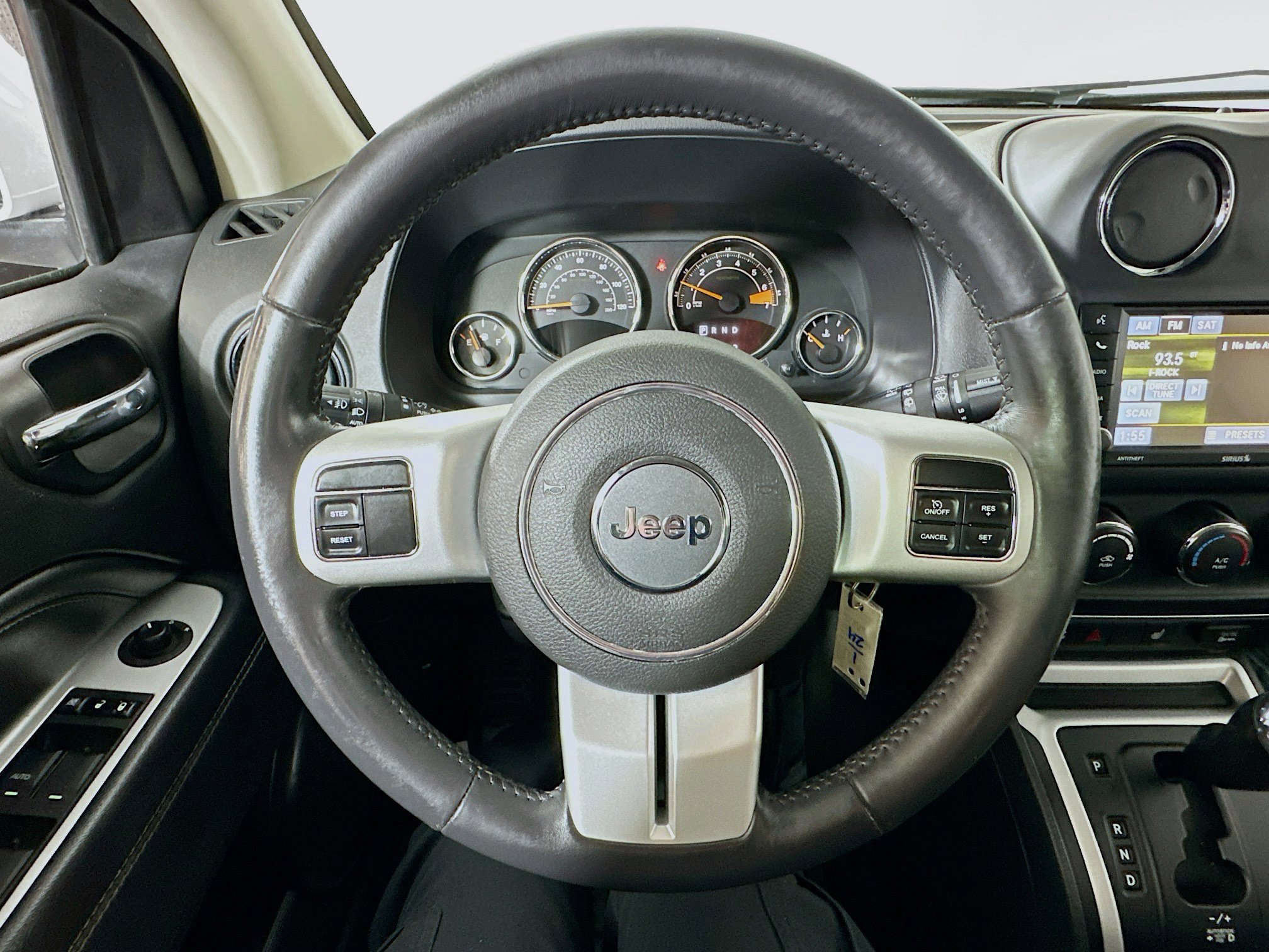 Used 2016 Jeep Compass Latitude AWD/4WD image 13