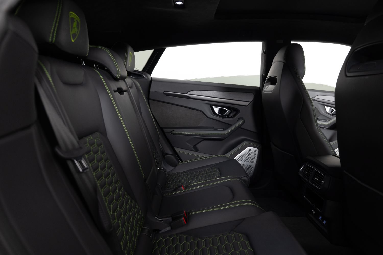 Used 2021 Lamborghini Urus AWD/4WD image 35