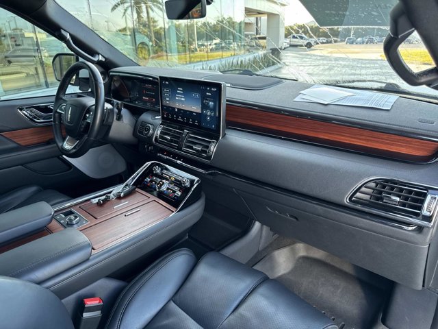 Certified 2024 Lincoln Navigator L Reserve image 22