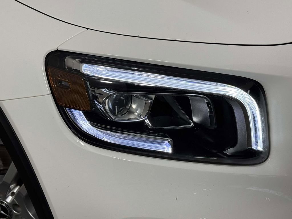 Used 2021 Mercedes-Benz GLB 250 4MATIC image 14