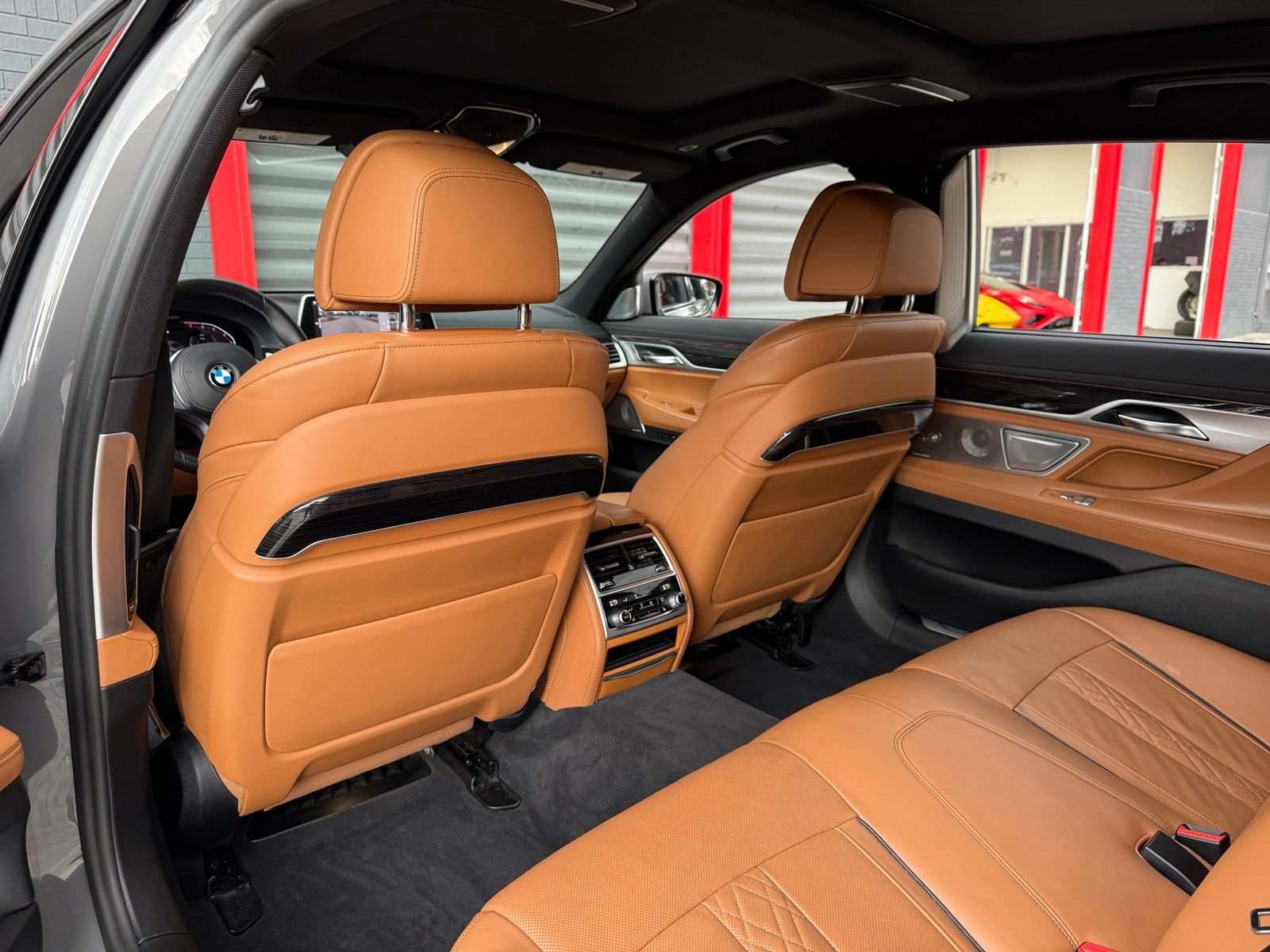 Used 2022 BMW 740i w/ M Sport Package RWD image 25