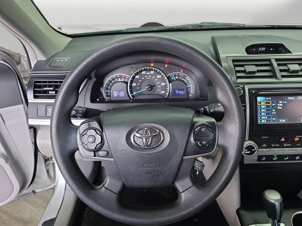 Used 2012 Toyota Camry LE FWD image 12