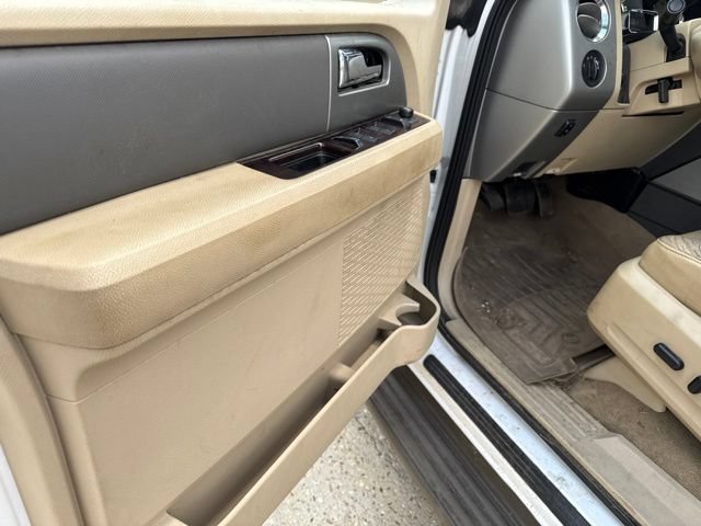 Used 2014 Ford Expedition EL XLT w/ Equipment Group 202A RWD image 30