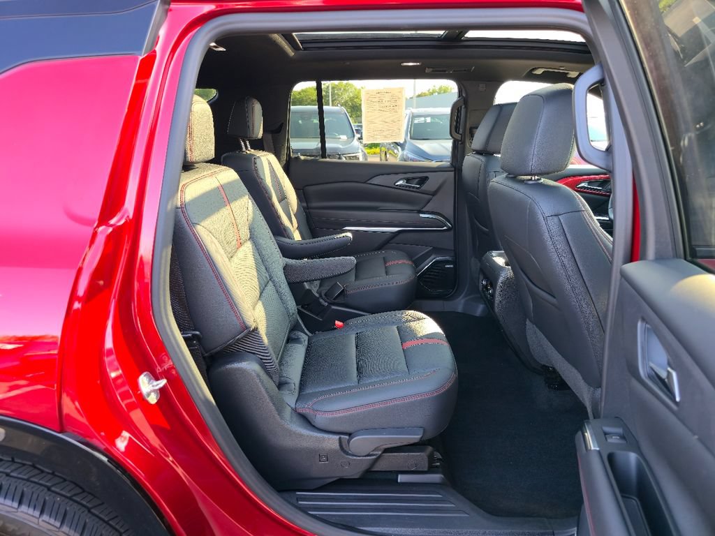 Certified 2024 Chevrolet Traverse RS w/ LPO, Floor Liner Package AWD/4WD image 28
