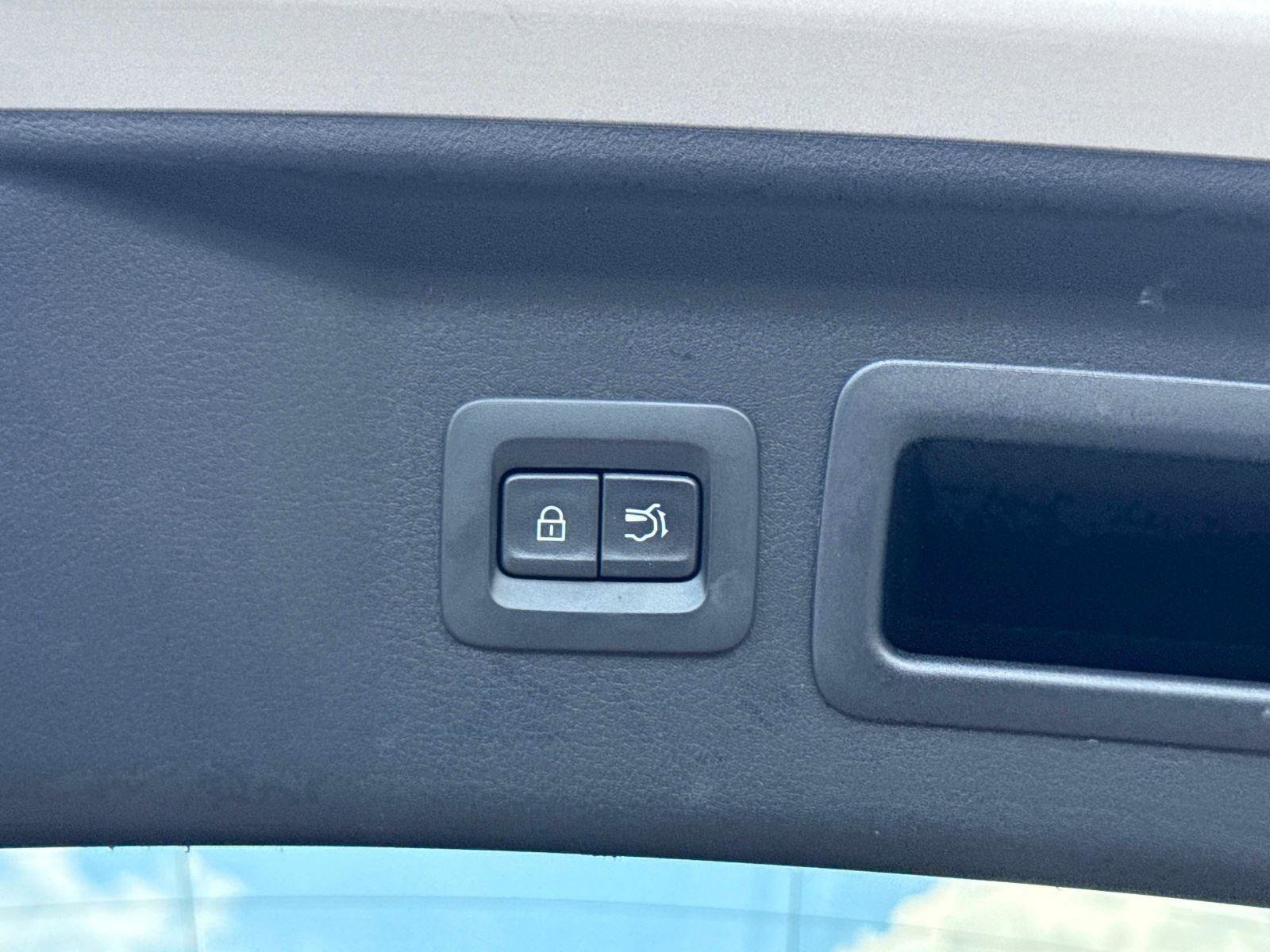 Certified 2025 MAZDA CX-90 3.3 Turbo w/ Preferred Package image 12