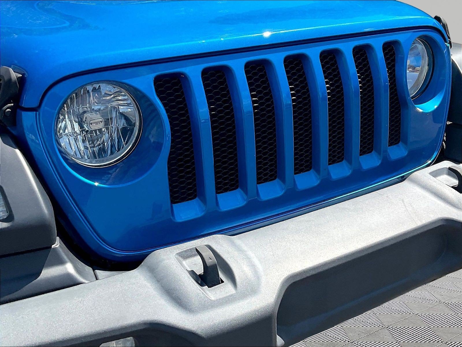 Used 2023 Jeep Wrangler Sport AWD/4WD image 33