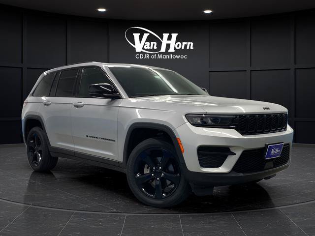 Used 2023 Jeep Grand Cherokee Altitude AWD/4WD image 1