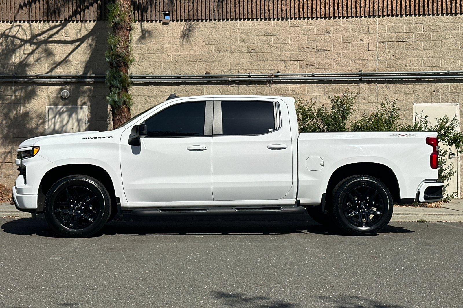 Used 2023 Chevrolet Silverado 1500 RST w/ Rally Edition AWD/4WD image 6