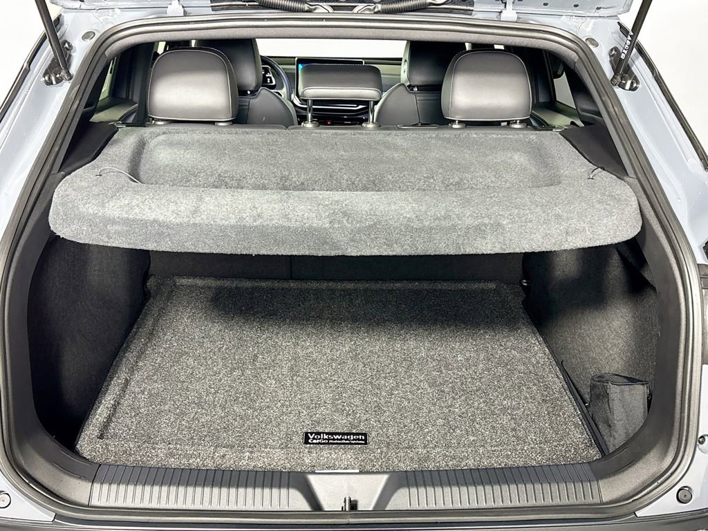 Certified 2025 Volkswagen ID.4 Pro image 21