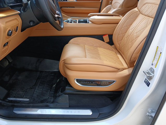 Used 2024 Jeep Grand Wagoneer Series III w/ Rear Seat Video Group 1 AWD/4WD image 48