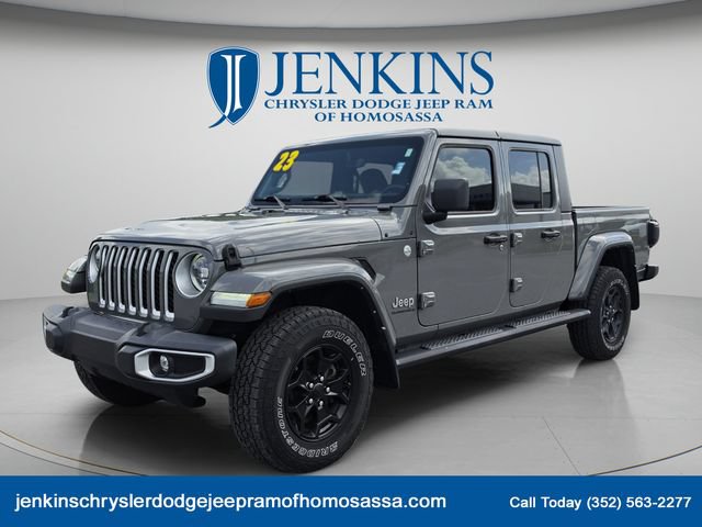 Used 2023 Jeep Gladiator Overland w/ LED Lighting Group AWD/4WD image 11