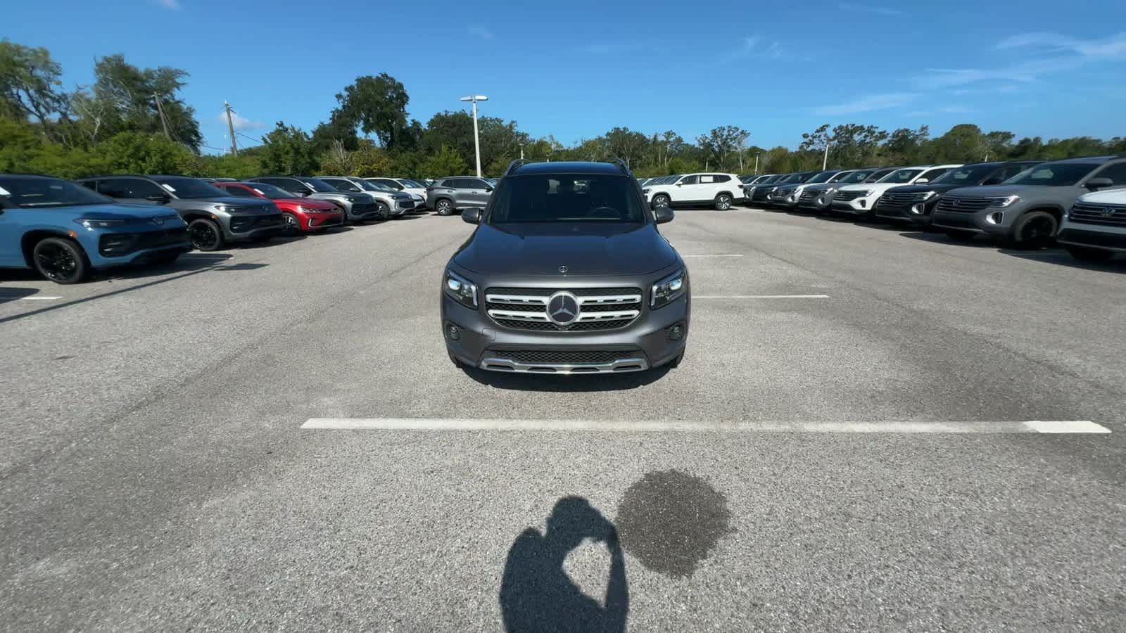 Used 2023 Mercedes-Benz GLB 250 w/ Premium Package image 3