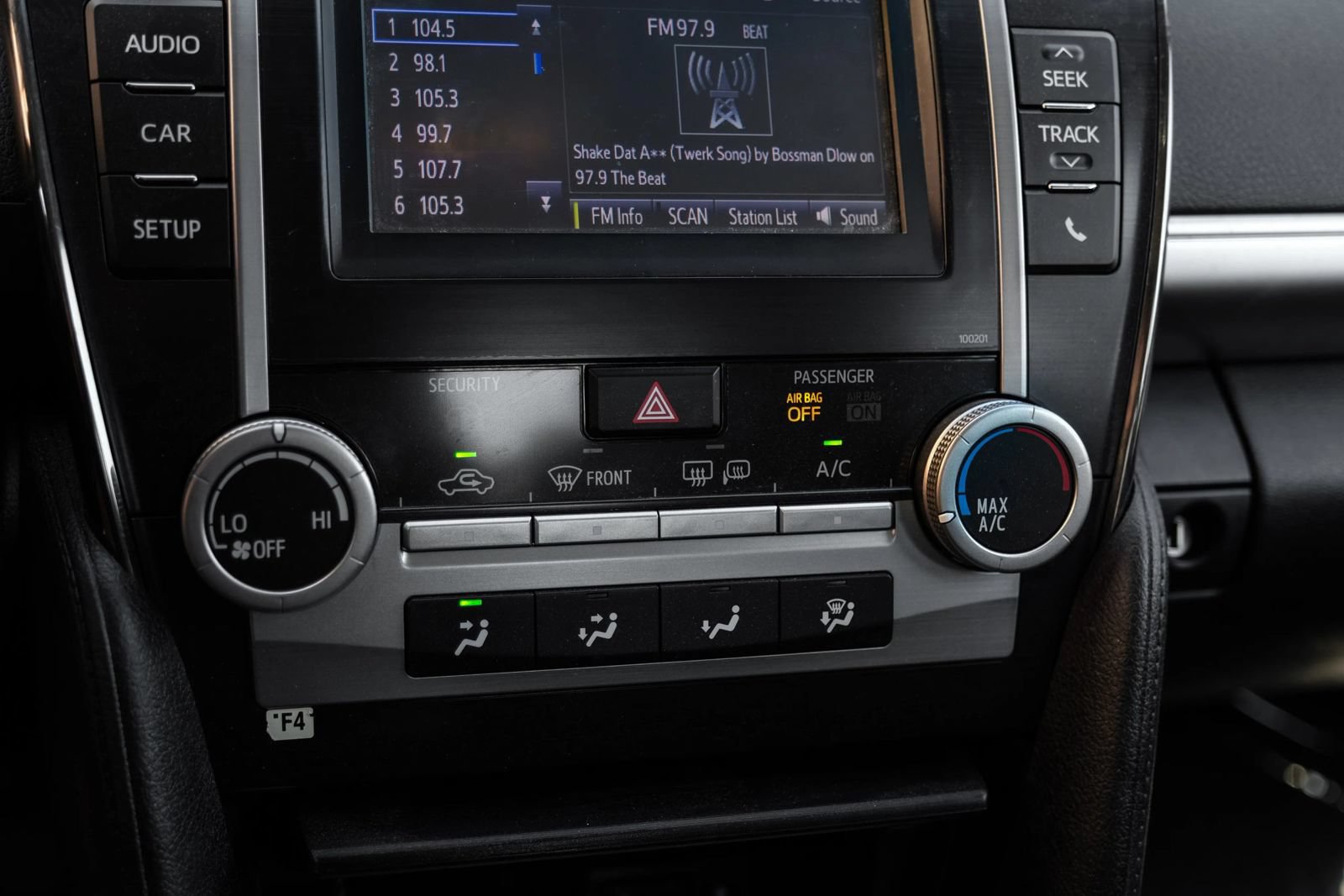 Used 2014 Toyota Camry SE FWD image 22