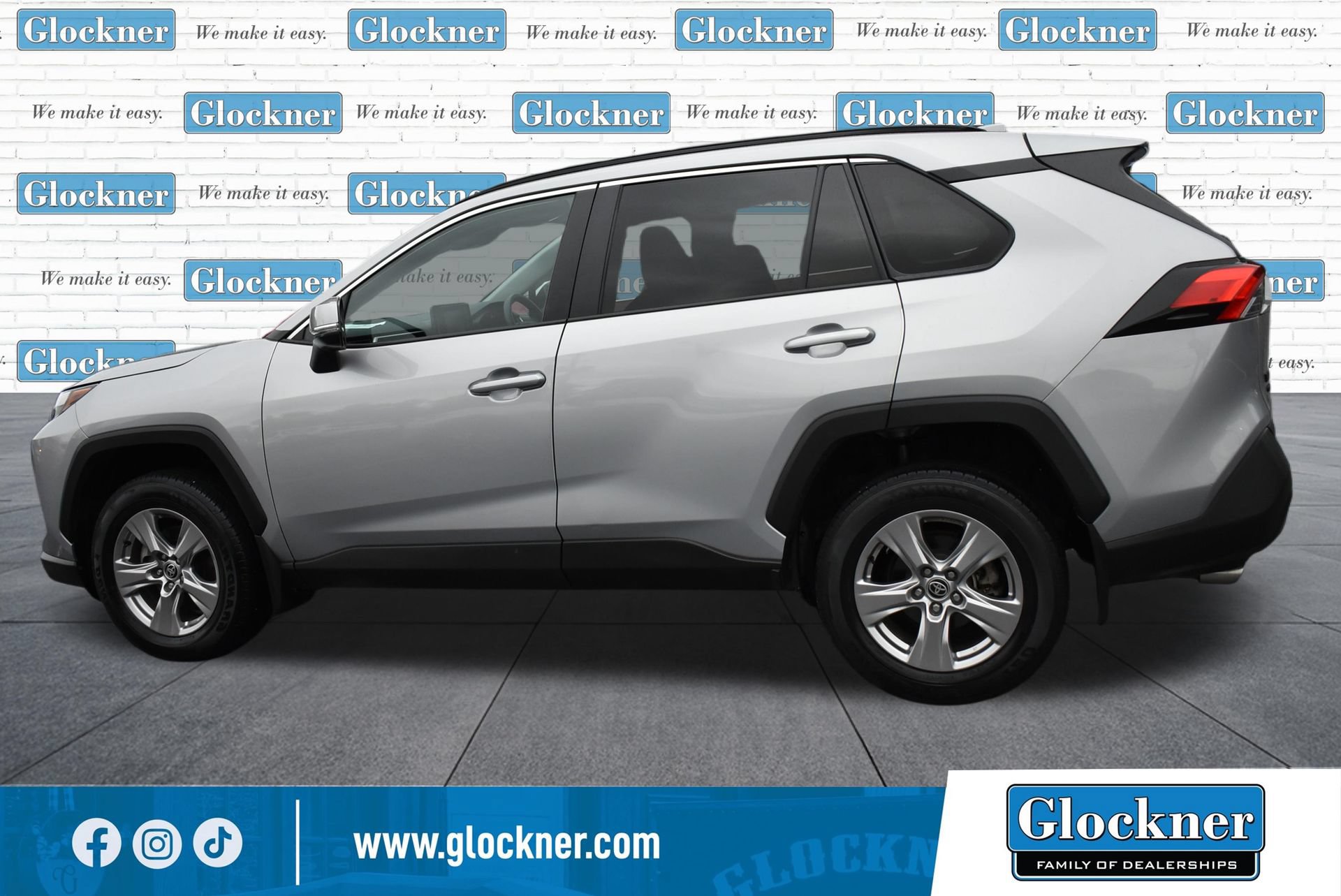 Used 2022 Toyota RAV4 XLE AWD/4WD image 9