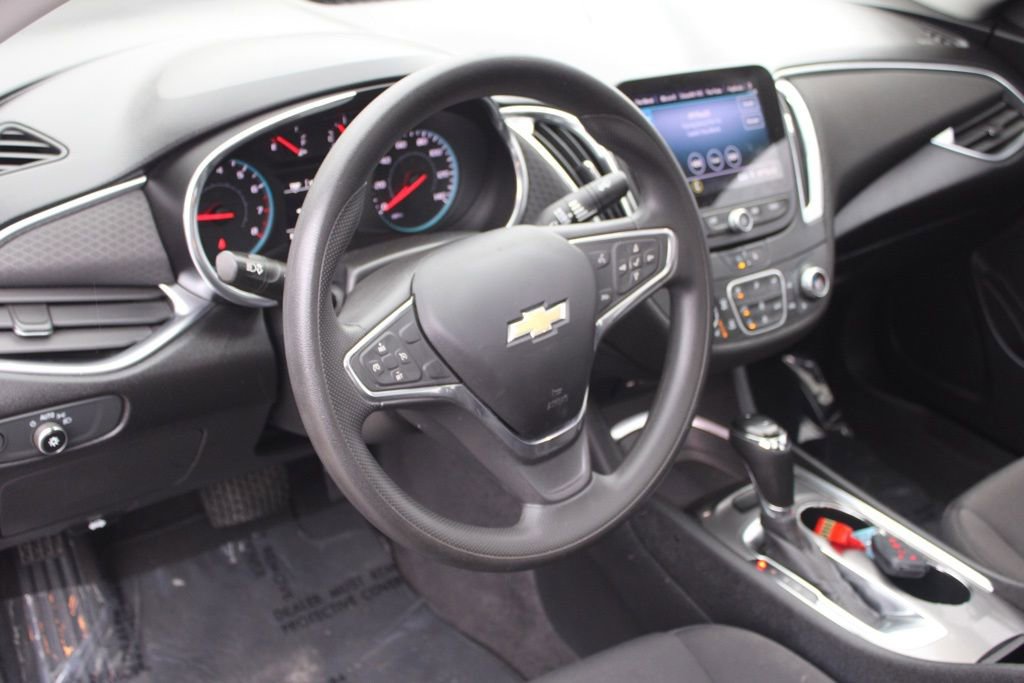Used 2020 Chevrolet Malibu LT image 17