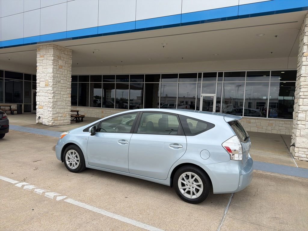 Used 2013 Toyota Prius V Three FWD image 4