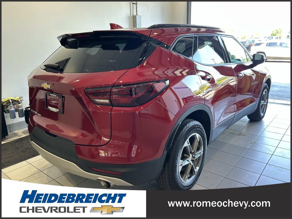 Used 2024 Chevrolet Blazer LT AWD/4WD image 4