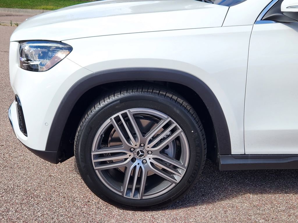 New 2026 Mercedes-Benz GLS 450 4MATIC image 9