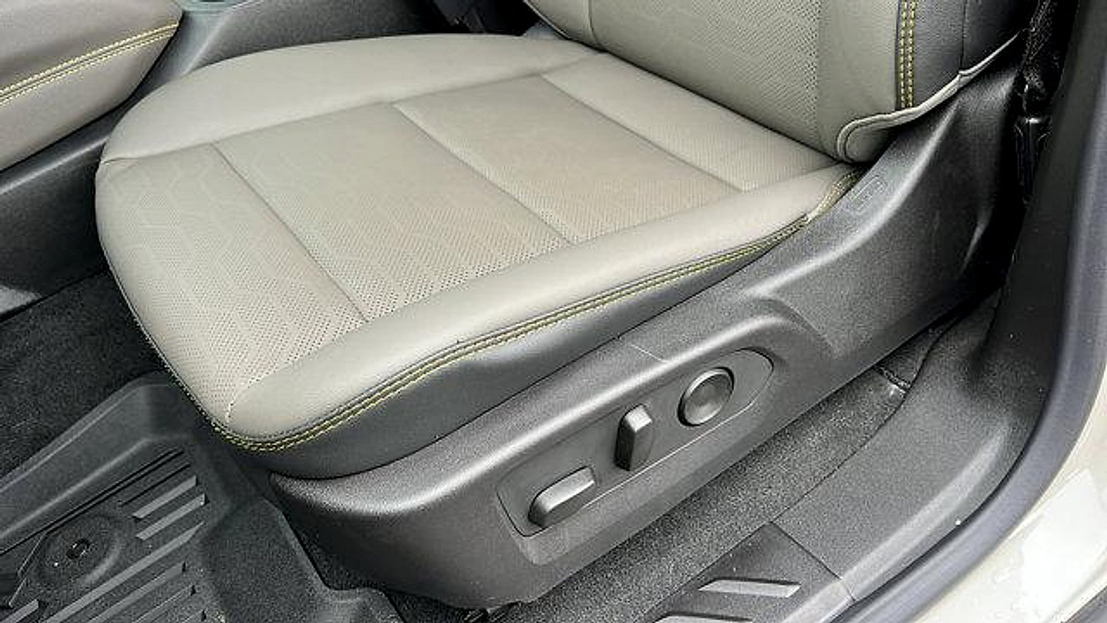 New 2026 Chevrolet Colorado ZR2 w/ Technology Package image 19