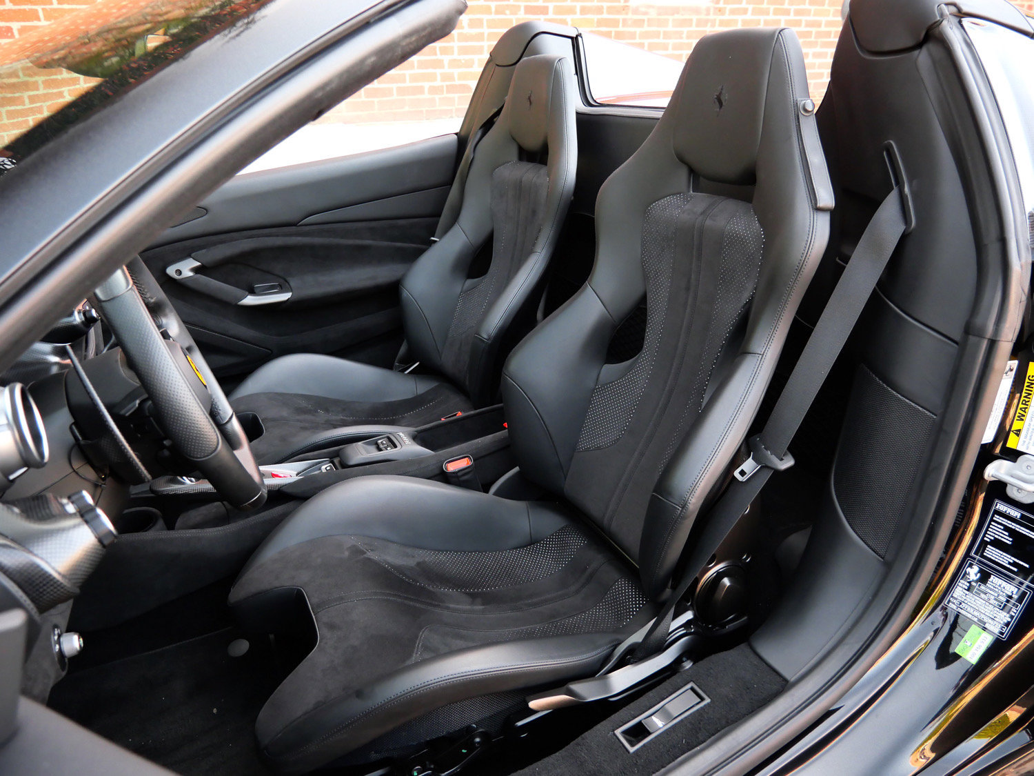 Used 2023 Ferrari F8 Tributo RWD image 23