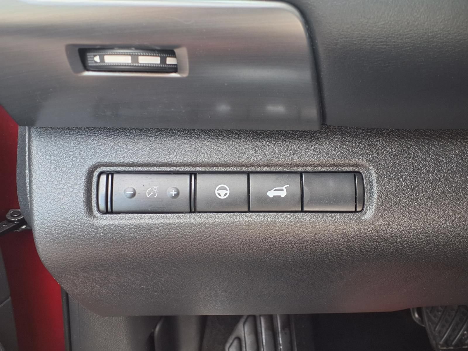 Used 2023 Nissan Pathfinder SL FWD image 6