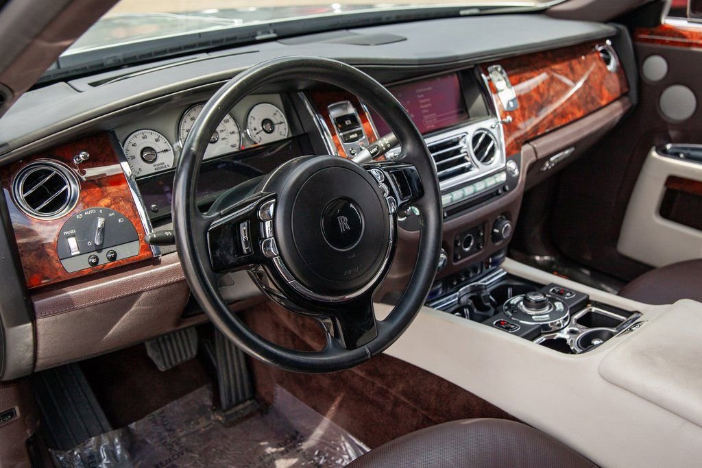 Used 2013 Rolls-Royce Ghost image 17