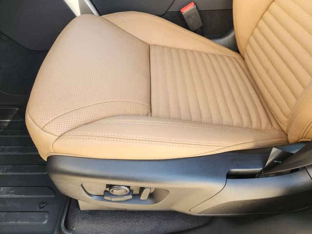 New 2026 Land Rover Discovery Limited Edition image 17