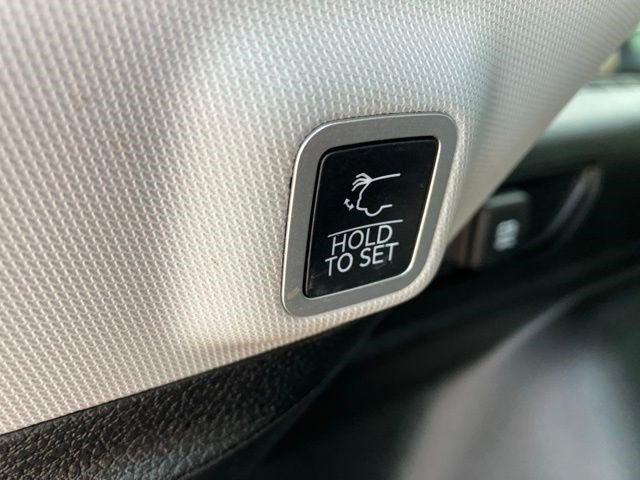 Certified 2023 Jeep Grand Cherokee Limited w/ Luxury Tech Group II AWD/4WD image 27
