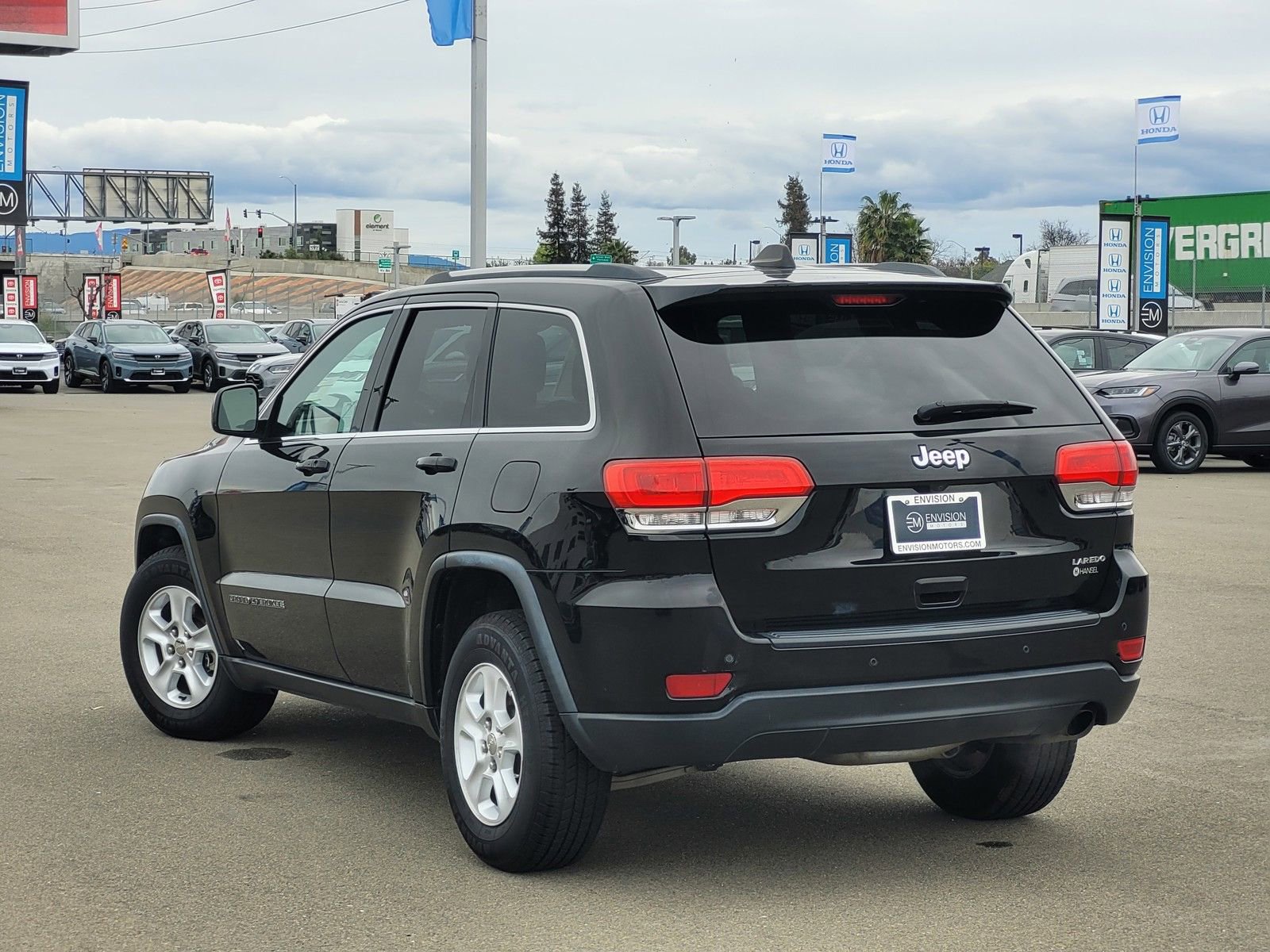 Used 2017 Jeep Grand Cherokee Laredo w/ Quick Order Package 2BE image 7