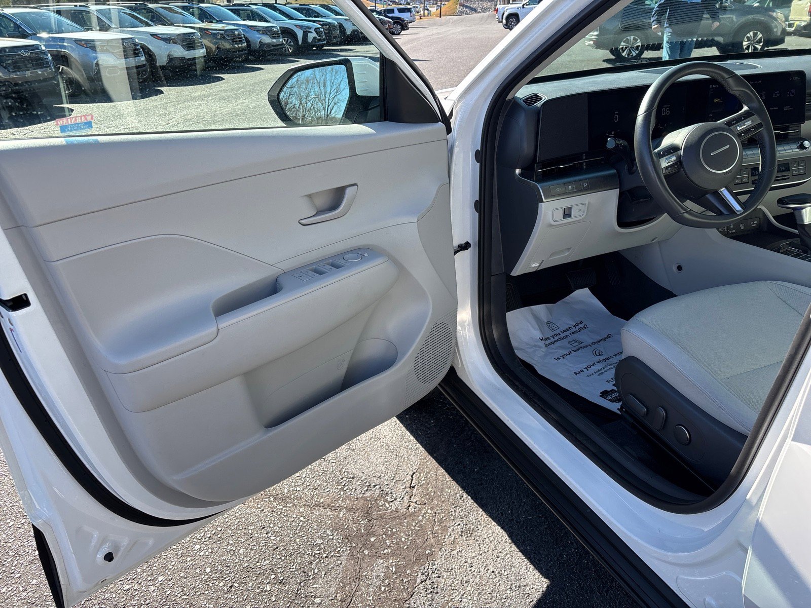 Used 2024 Hyundai Kona SEL image 9